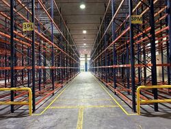 Pandan Road (D22), Warehouse #565257571